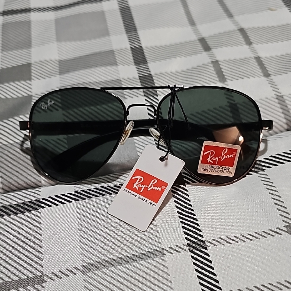 Ray-Ban Black Aviator Sunglasses